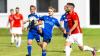 700 Zuschauer sehen im Westallgäuer Derby in der Fußball-Landesliga eine faustdicke Überrraschung: Aufsteiger TSV Heimenkirch (in Blau) gewinnt mit 2:0 beim FV Rot-Weiß Weiler.