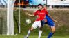 700 Zuschauer sehen im Westallgäuer Derby in der Fußball-Landesliga eine faustdicke Überrraschung: Aufsteiger TSV Heimenkirch (in Blau) gewinnt mit 2:0 beim FV Rot-Weiß Weiler.