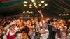 Der achte Abend auf der Allgäuer Festwoche war von Dauerregen gekennzeichnet. Trotzdem kamen Tausende in die Festzelte und feierten zur Musik der Lamas und der Musikkapelle Hawangen.