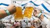 Der achte Abend auf der Allgäuer Festwoche war von Dauerregen gekennzeichnet. Trotzdem kamen Tausende in die Festzelte und feierten zur Musik der Lamas und der Musikkapelle Hawangen.