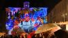 Kaufbeuren leuchtet Eröffnung in der Kaiser Max Straße, Lichtprojektionen auf dem Rathaus und im Container.