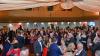 Über 500 Besucherinnen und Besucher genossen die Modeongala in Marktoberdorf mit dem Tanzorchester EM ZWO, mit Bauchredner Tim Becker und Pianist Charlie Glass. Nach zwei Jahren Coronapause hatte die Stadt Marktoberdorf wieder dazu eingeladen.