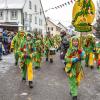Bei Schneegestöber zogen die Narren durch Aichstetten. Rund 70 Gruppen waren beim Jubiläumssprung mit von der Partie. Die Bilder in unserer Galerie.