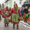 Bei Schneegestöber zogen die Narren durch Aichstetten. Rund 70 Gruppen waren beim Jubiläumssprung mit von der Partie. Die Bilder in unserer Galerie.
