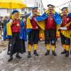 Bei Schneegestöber zogen die Narren durch Aichstetten. Rund 70 Gruppen waren beim Jubiläumssprung mit von der Partie. Die Bilder in unserer Galerie.