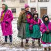 Bei Schneegestöber zogen die Narren durch Aichstetten. Rund 70 Gruppen waren beim Jubiläumssprung mit von der Partie. Die Bilder in unserer Galerie.