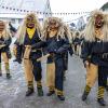 Bei Schneegestöber zogen die Narren durch Aichstetten. Rund 70 Gruppen waren beim Jubiläumssprung mit von der Partie. Die Bilder in unserer Galerie.