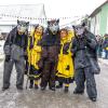 Bei Schneegestöber zogen die Narren durch Aichstetten. Rund 70 Gruppen waren beim Jubiläumssprung mit von der Partie. Die Bilder in unserer Galerie.
