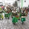 Bei Schneegestöber zogen die Narren durch Aichstetten. Rund 70 Gruppen waren beim Jubiläumssprung mit von der Partie. Die Bilder in unserer Galerie.