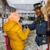 Bei Schneegestöber zogen die Narren durch Aichstetten. Rund 70 Gruppen waren beim Jubiläumssprung mit von der Partie. Die Bilder in unserer Galerie.