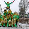 Bei Schneegestöber zogen die Narren durch Aichstetten. Rund 70 Gruppen waren beim Jubiläumssprung mit von der Partie. Die Bilder in unserer Galerie.
