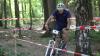Zuerst mussten die 120 Dreier-Teams mit dem Mountainbike auf die Buchel radeln, dann mit dem Rennrad nach Fechsen düsen und schließlich ging es zu Fuß durch die Kernstadt. An vielen Stellen feuerten die Marktoberdorferinnen und Marktoberdorfer die Sportler an.