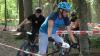 Zuerst mussten die 120 Dreier-Teams mit dem Mountainbike auf die Buchel radeln, dann mit dem Rennrad nach Fechsen düsen und schließlich ging es zu Fuß durch die Kernstadt. An vielen Stellen feuerten die Marktoberdorferinnen und Marktoberdorfer die Sportler an.