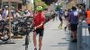 Zuerst mussten die 120 Dreier-Teams mit dem Mountainbike auf die Buchel radeln, dann mit dem Rennrad nach Fechsen düsen und schließlich ging es zu Fuß durch die Kernstadt. An vielen Stellen feuerten die Marktoberdorferinnen und Marktoberdorfer die Sportler an.
