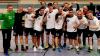 Sie freuen sich über den erfolgreichen Saisonstart: Die Handballer des TV Memmingen haben ihr erstes Spiel in der Bezirksklasse beim VfL Buchloe mit 30:23 gewonnen.