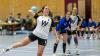 In der Handball-Bezirksoberliga verlieren die Frauen des TV Waltenhofen knapp gegen die Gäste des TSV Herrsching mit 30:32.