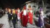 Trotz verschneiter Anfahrt kamen 40 Nikolaus-Darsteller zum 11. Treffen samt Gottesdienst nach Missen. Nur der Festprediger, der emeritierte Benediktiner-Abt Notker Wolf, schaffte es nicht. Schon sein Flugzeug aus Italien landete mit Verspätung in München. Dort bremste ihn ein Stau endgültig aus.