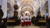 In der Basilika St. Lorenz in Kempten wurden in der Osternacht vier junge Christen von Domkapitular Thomas Rauch getauft.