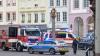 Einsatzkräfte von Polizei und Feuerwehr sind nahe der Fußgängerzone im Einsatz, in der ein Auto mehrere Menschen erfasst und nach ersten Erkenntnissen zwei von ihnen tödlich verletzt hat. Einsatzkräfte von Polizei und Feuerwehr sind nahe der Fußgängerzone im Einsatz, in der ein Auto mehrere Menschen erfasst und nach ersten Erkenntnissen zwei von ihnen tödlich verletzt hat.