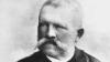 Adolf Hitler ist nach Überzeugung eines Forschers viel stärker von seinem Vater Alois Hitler geprägt worden als bisher bekannt.