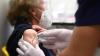 Seniorinnen und Senioren sollen eine Drittimpfung bekommen, um noch besser vor dem Coronavirus geschützt zu werden.