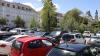 Auf der Rückseite des ehemaligen Gesundheitsamts in Kempten befindet sich zurzeit ein öffentlicher Parkplatz. Die Polizei würde dort gern in einem Zweckbau mit Tiefgarage Dienststellen zusammenführen. Dagegen sprechen mittlerweile viele Argumente.
