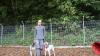 Hundeexperte Christian Rittinger vom Tierheim Immenstadt mit den beiden Pensionshunden Arga (links) und Hobo (rechts).