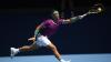 Rafael Nadal mit einer Vorhand gegen Denis Shapovalov im Viertelfinale der Australian Open in Melbourne