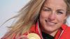 Lara Gut-Behrami aus der Schweiz feiert mit ihrer Goldmedaille.