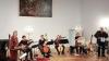 Mit einem enormen Instrumentarium und ebensolchem Können präsentierte das Ensemble Alba Canta unter dem Motto „Fonte Lattaia – die Quellen der Milchstraße“ Musik der italienischen Renaissance im Festsaal des Klosters Irsee.