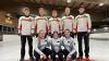 Das deutsche Team bei der Junioren-Curling-WM in Füssen um (stehend, von links) Adrian Enders, Mario Trevisiol, Johannes Scheuerl, Felix Messenzehl, Benny Kapp, (knieend) Sara Messenzehl, Elisa Scheuerl und Anne Kapp. Es fehlen Kim Sutor und Zoé Antes.