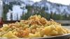 Kässpatzen/Kässpätzle gehören einfach zum Allgäu. Markus Stöckle hat sie in seinem Restaurant "Rosi" in Zürich auch auf der Karte. Ein Rezept dafür mit Beilage gibt es ebenfalls.