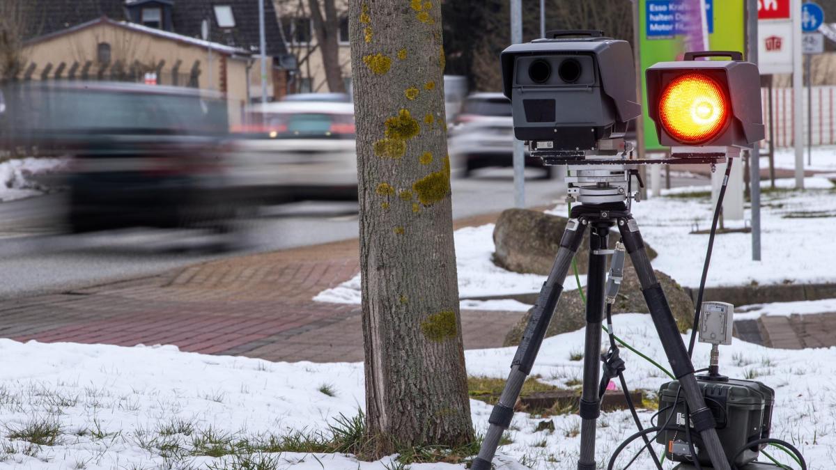 Deutscher viel zu schnell in Österreich geblitzt: Teure Strafe, Auto weg?