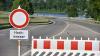 Absperrungen, die wegen Hochwasser aufgestellt worden sind, zu umfahren, kann lebensgefährlich sein.
