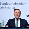 Finanzminister Christian Lindner warnt: Neue Ausgabenwünsche dürfe es nicht geben. Stattdessen müsse noch mehr gespart werden.