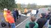 Das Staatliche Bauamt hat die neue Brücke über die Leiblach im Bereich Wigratzbad für den Verkehr freigegeben. Mit dabei waren Kommunalpolitiker aus Opfenbach und Hergatz.
