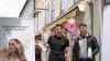 Um ihre Produkte bekannter zu machen haben die Gründer Michael Schaidnagel (links) und Robin Schwald (rechts) einen Pop-up-Store in der Fischerstraße eröffnet.