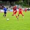 Werden die bisher so auswärtsstarken Spieler vom FC Königsbrunn (rot) auch aus Oberstdorf Punkte entführen können?