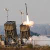 Das israelische Iron-Dome-Raketenabwehrsystem feuert eine Abfangrakete ab.