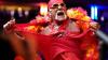 Trump-Show in New York: Wrestling-Legende Hulk Hogan reißt sich das Hemd vom Leib auf der Bühne bei einer Wahlkampfveranstaltung für den republikanischen US-Präsidentschaftskandidaten Trump im Madison Square Garden.