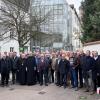 An alter Wirkungsstätte mit dem Kulturzentrum Colleg im Hintergrund: Ehemalige des Benediktinerkollegs trafen sich am Wochenende in Dillingen. Mit dabei waren Erzabt Wolfgang Öxler und Oberbürgermeister Frank Kunz. 