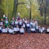 Die frisch ausgezeichneten jungen Ranger haben in ihrer Ausbildung viel Zeit im Wald verbracht.