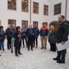 Der Aichacher Stadtrat besichtigte den Asamhof mit dem Freisinger Oberbürgermeister Tobias Eschenbacher.  