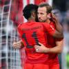 Bayerns Torschützen beim Jubel: Kingsley Coman (l) und Harry Kane.