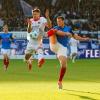 Historischer Torschütze für Holstein Kiel: Patrick Erras (r) erzielte den Siegtreffer gegen Heidenheim.