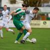 Konnte sich über einen wichtigen 4:1-Sieg seiner Mannschaft in Kempten freuen: Ehekirchens Spielertrainer Christoph Hollinger (rechts).