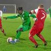 Zum zweiten Mal in dieser Saison hat die Nördlinger U23 (in Grün, mit Sainey Badjie) eine herbe Niederlage gegen Wörnitzstein einstecken müssen. Links in Rot Timo Zausinger, rechts Maximilian Bschor.