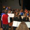 Für die Zugabe unterstützte die Jugendkapelle WITA das Große Orchester des Musikvereins Harmonia Wullenstetten auf der Bühne im Bürgerhaus in Senden.