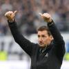 Daumen hoch: Miroslav Klose darf das 1:1 in Hamburg als weiteren Fortschritt verbuchen.