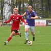 Julian Kugelbrey und der TSV Dinkelscherben (rechts)  setzten sich knapp gegen Tino Joerss und den TSV Haunstetten durch.